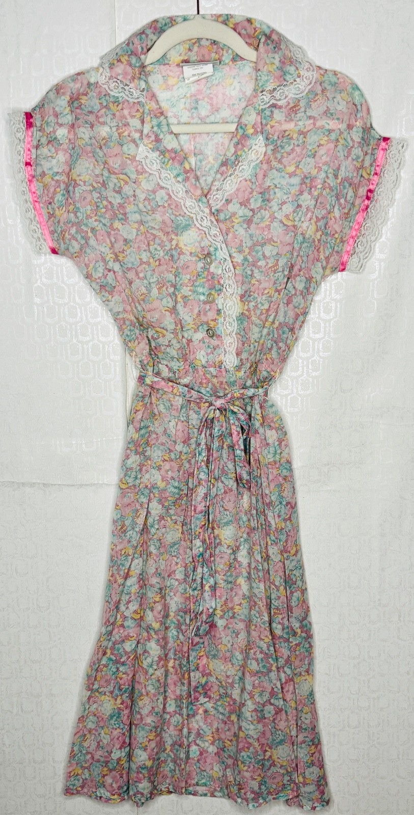 VTG 70’S AVON FASHION PINK FLORAL SEMI SHEER LACE TRIM COTTAGECORE BOHO*S