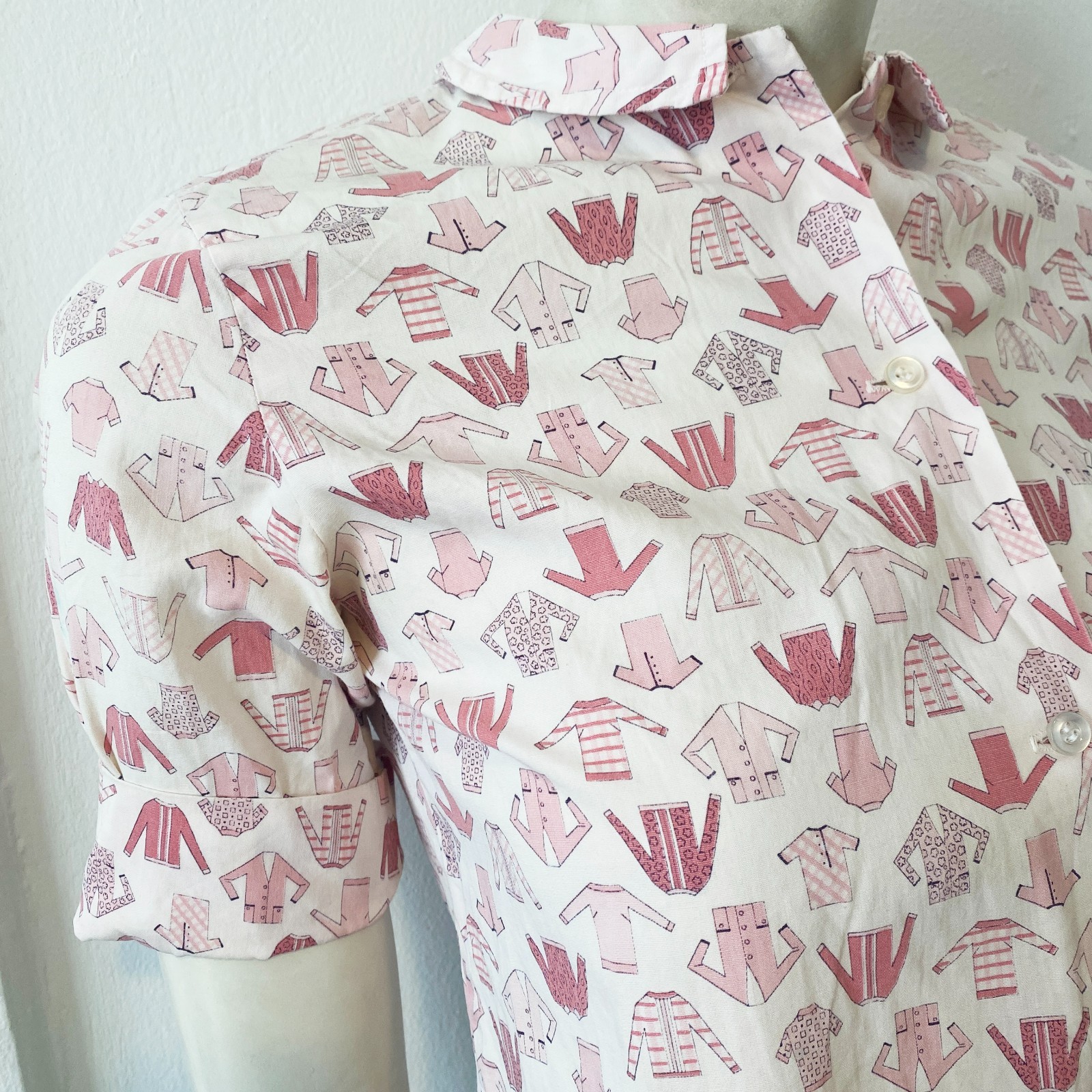 Vintage 1950s Pink White Novelty Print Cotton Crop Top Shirt Blouse Size XS