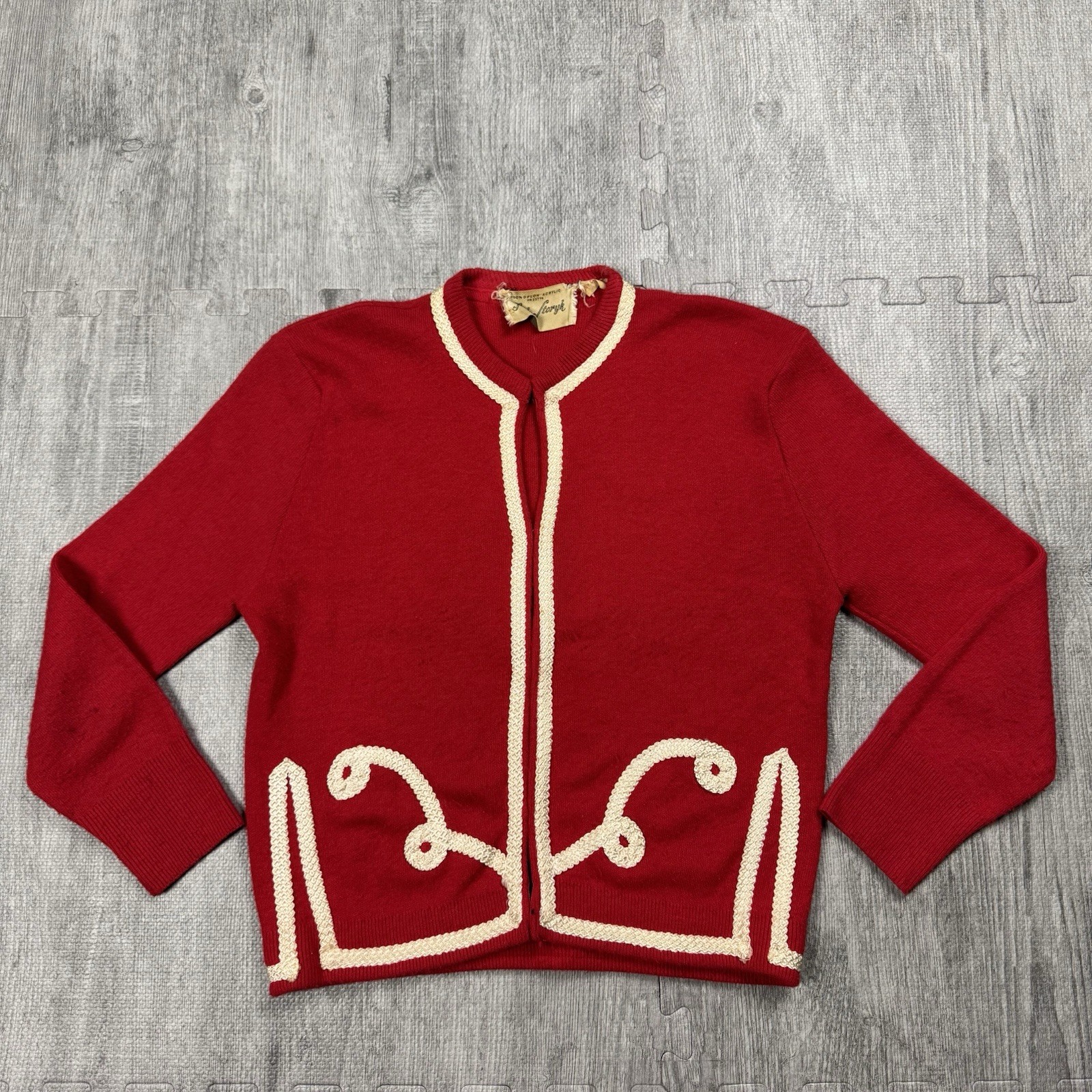 VTG 50S PARK STORYK WOMENS CHERRY RED CARDIGAN CHAINSTICH CLASP SWEATER 34 S