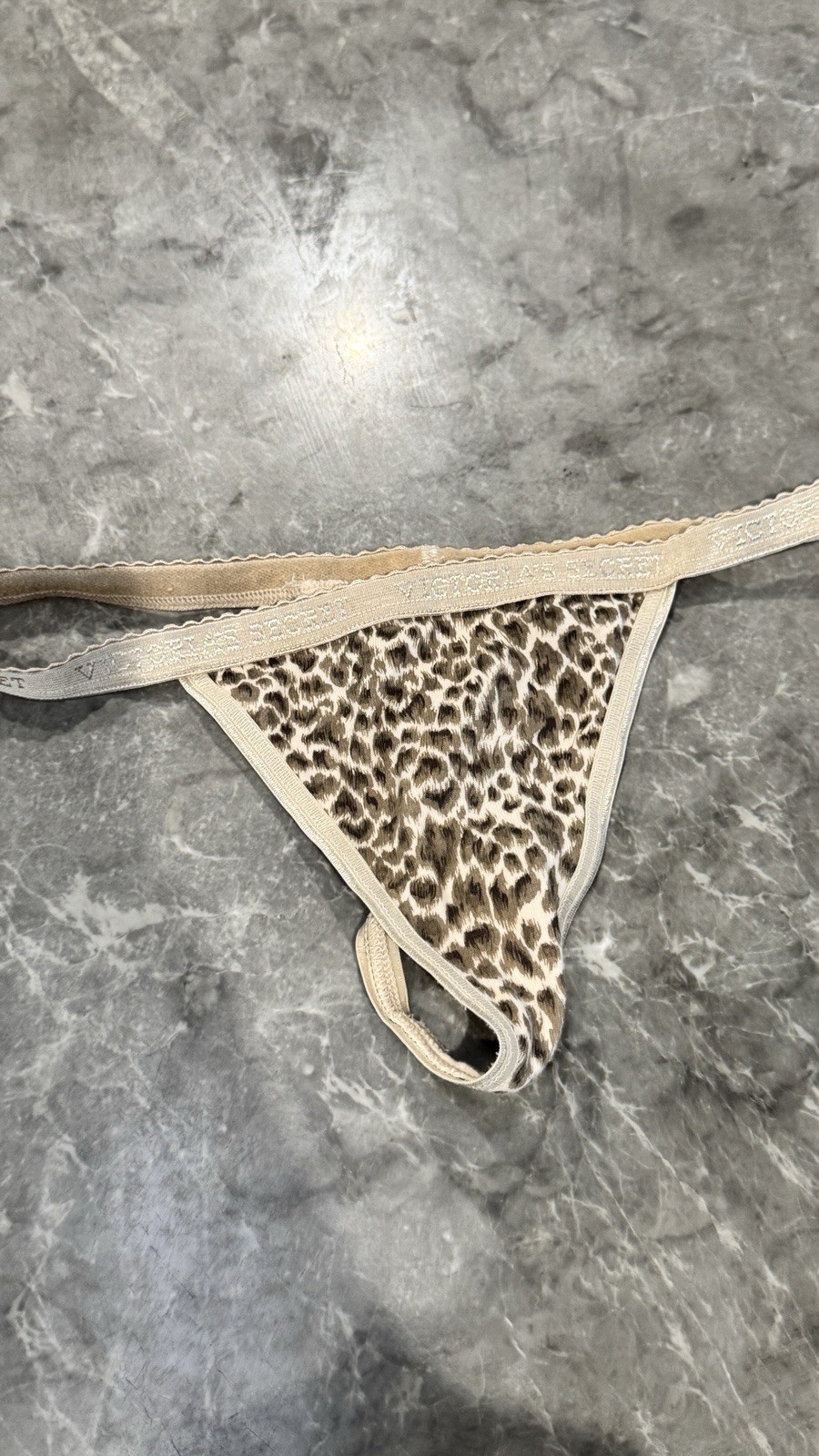 Vintage 2004 Victoria Secret leopard Thong panties sz M 100% Cotton Y2K V-string