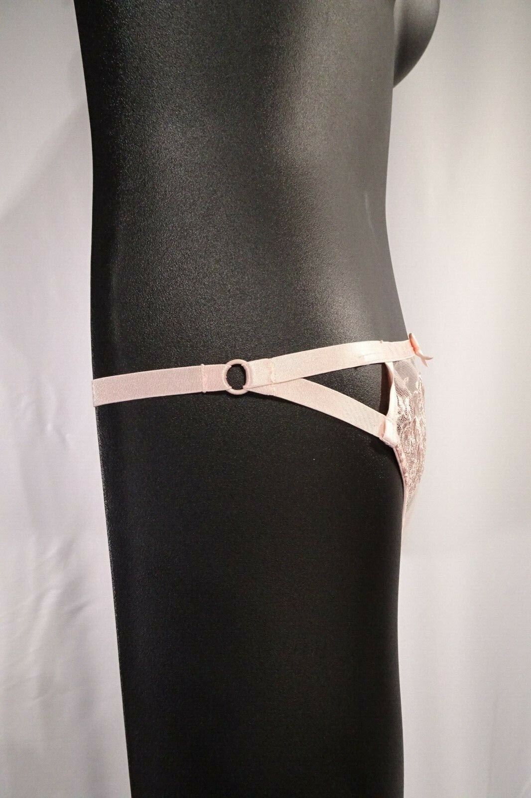 Vintage „Smart & Sexy” Dusty Rose Embroidered Nylon & Spandex Panties / Size 8