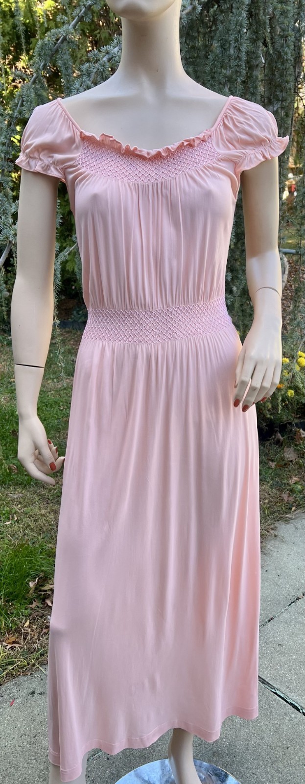 VINTAGE 1940’s SEARS CHARMODE PEACH RAYON JERSEY SMOCKED NIGHTGOWN
