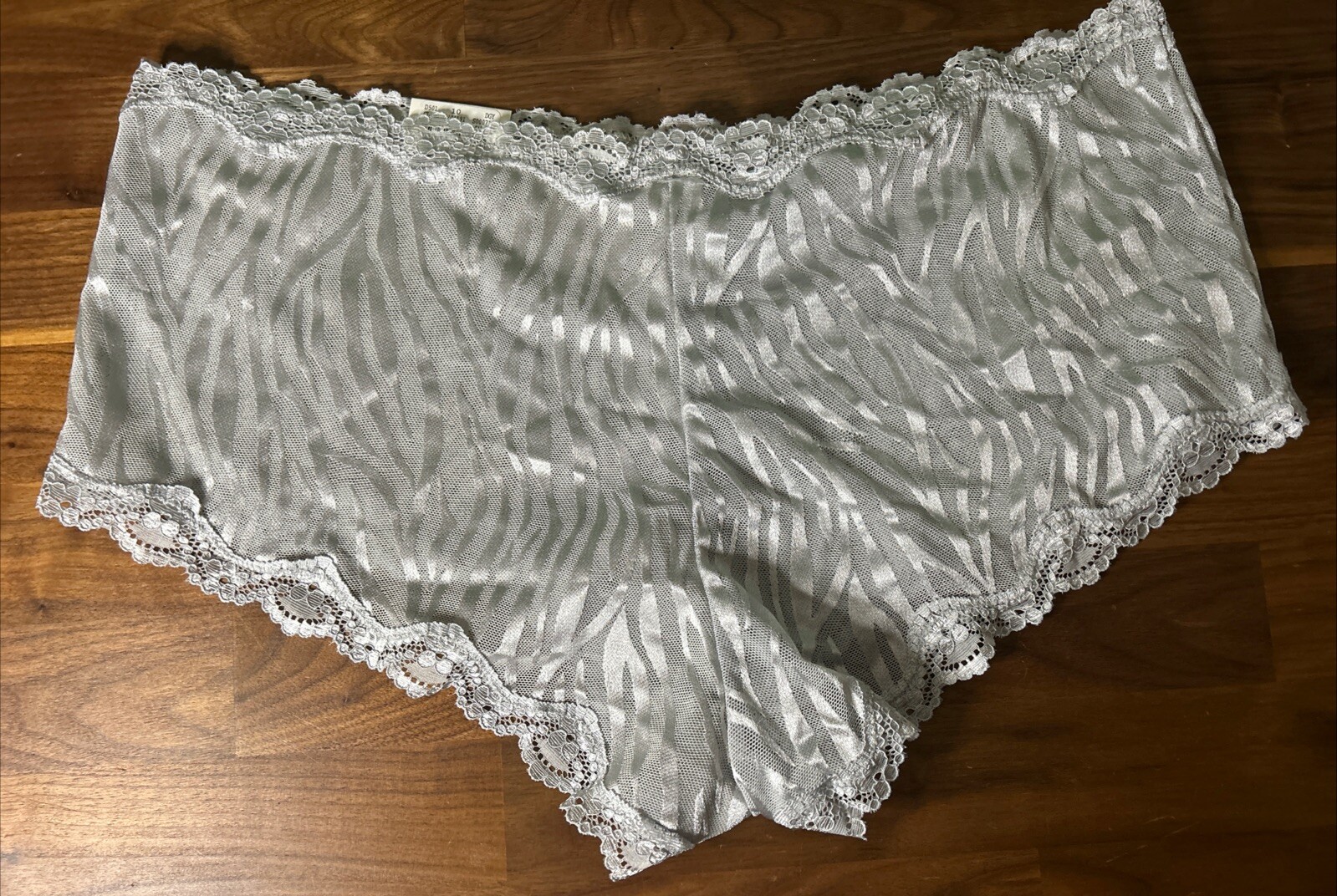 vintage FASHION BUG SECOND SKIN SILVER satin panties 10/3XL Shortie Nylon