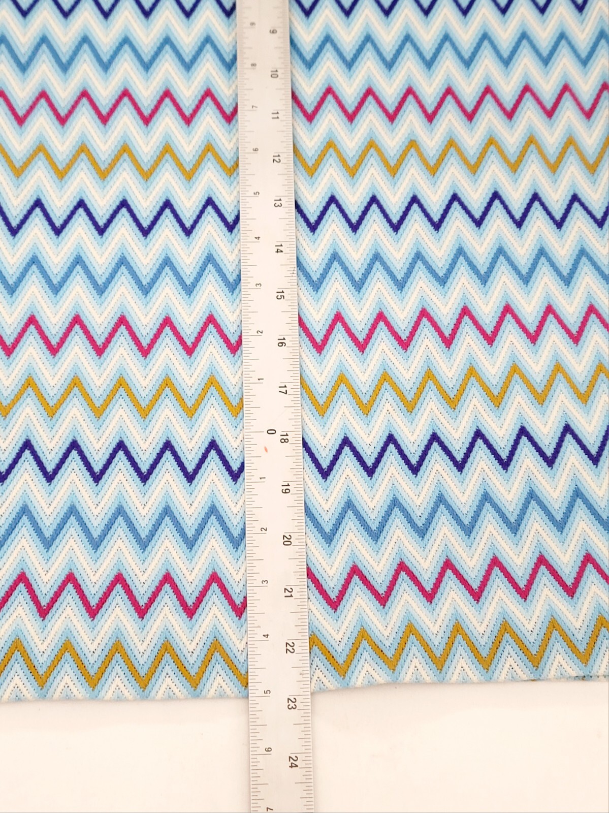 Vintage JANE COLBY Womans MEDIUM Chevron Celanese Fortrel TSHIRT Collar Hem TEE