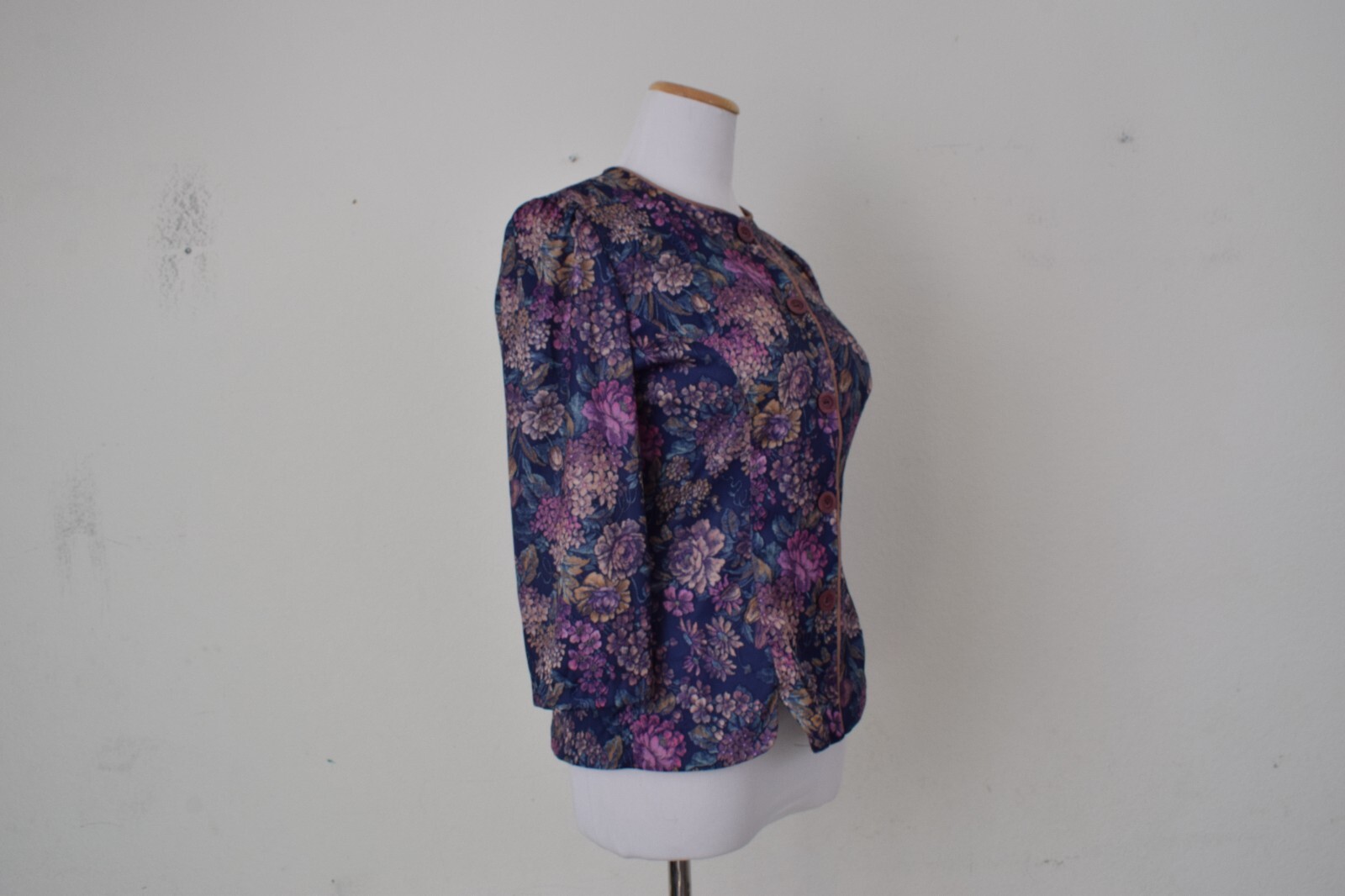 Vintage 80s Polyester Whirlaway Floral Print 3/4 Sleeve Button-up Blouse size 6P