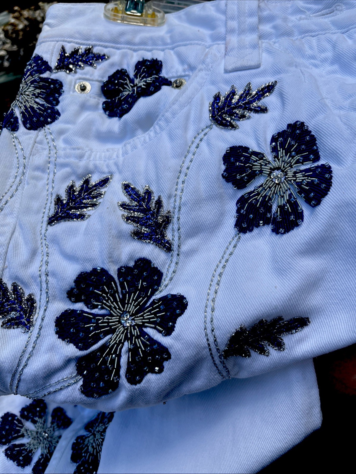 Dolce Gabbana Vintage Women’s White Jeans Blue Beaded Flowers.Italy 44