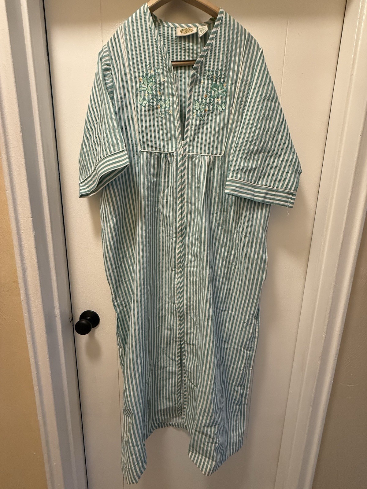 Vtg Collections Etc. Floral Embroidered Striped Zip Up Long Duster Robe Moo Moo