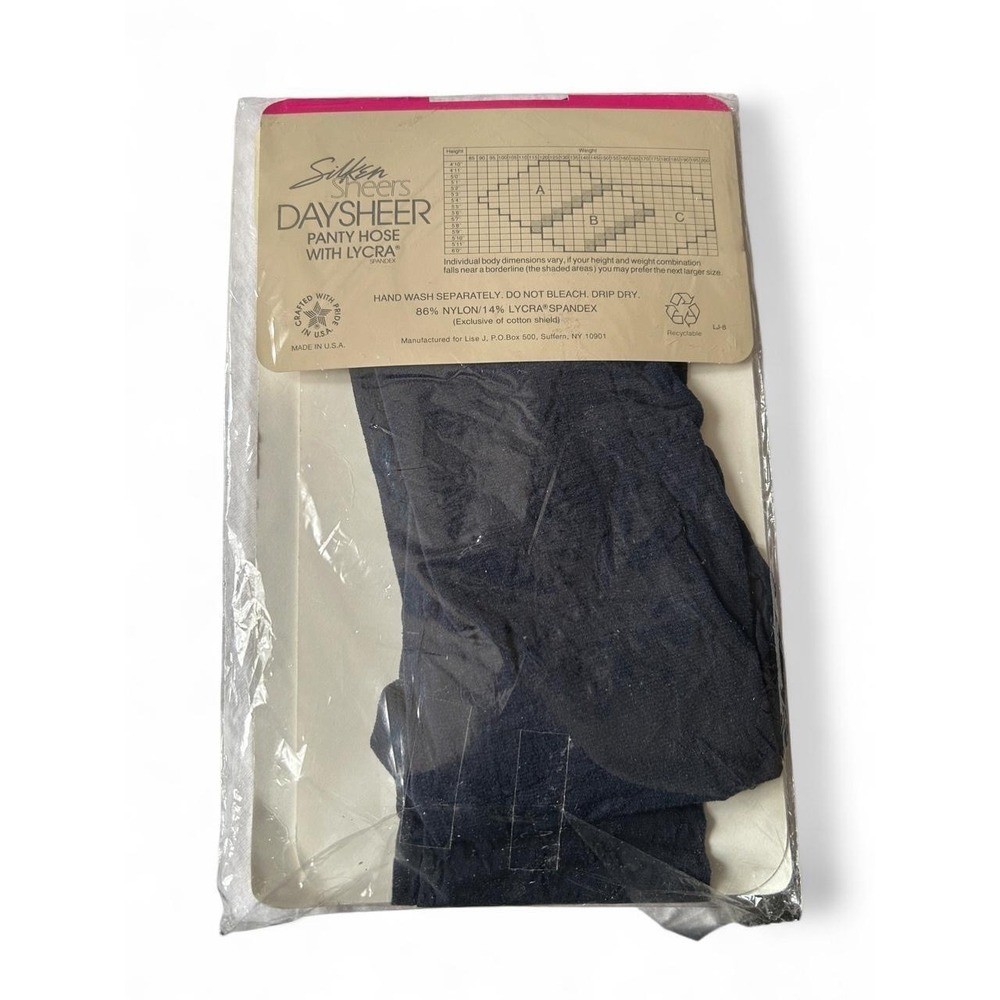 Pantyhose Vintage Femme Fatale Daysheer Navy Sheer Chic Hosiery Size B NIP