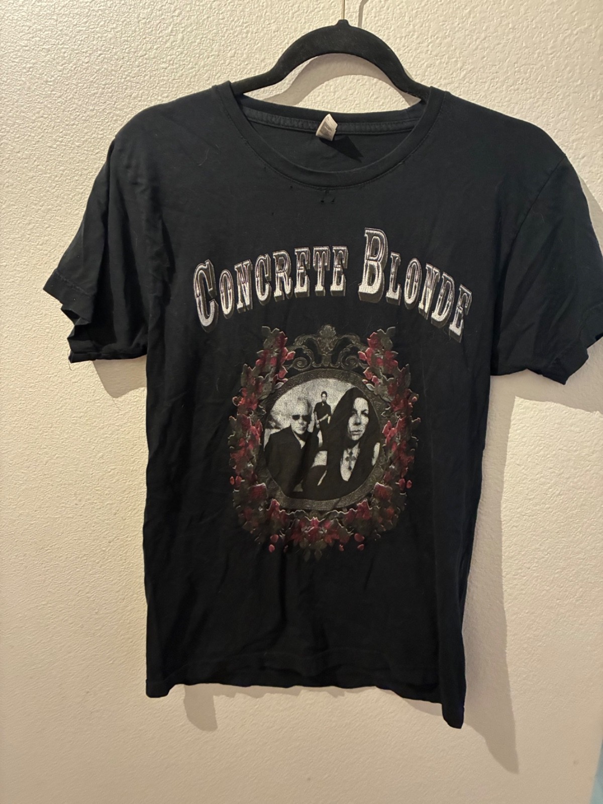 Concrete Blonde Vintage Tshirt size XS but fits korr like a small/ medium