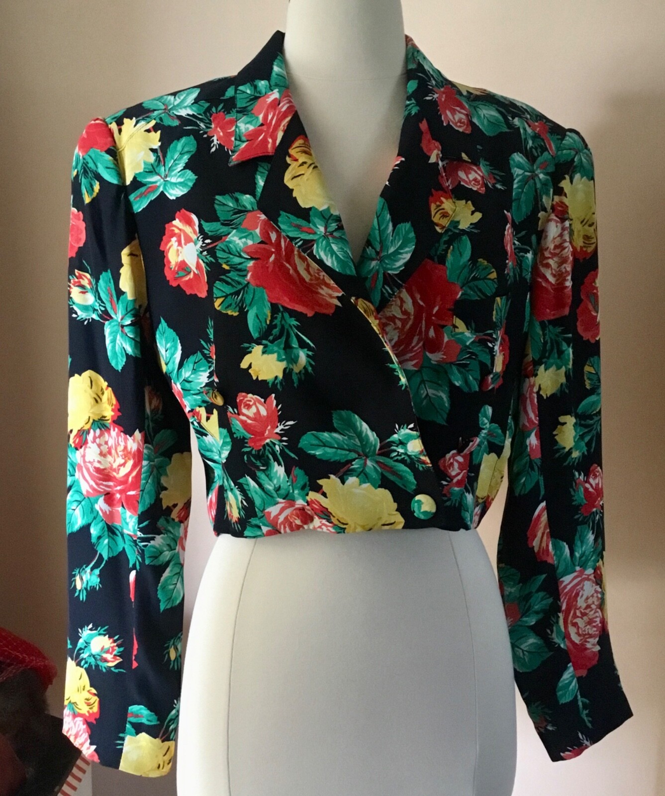 VTG A.B.S. CLOTHING COLLECTION RAYON JACKET SZ SM-PETITE FLORAL ON BLACK USA