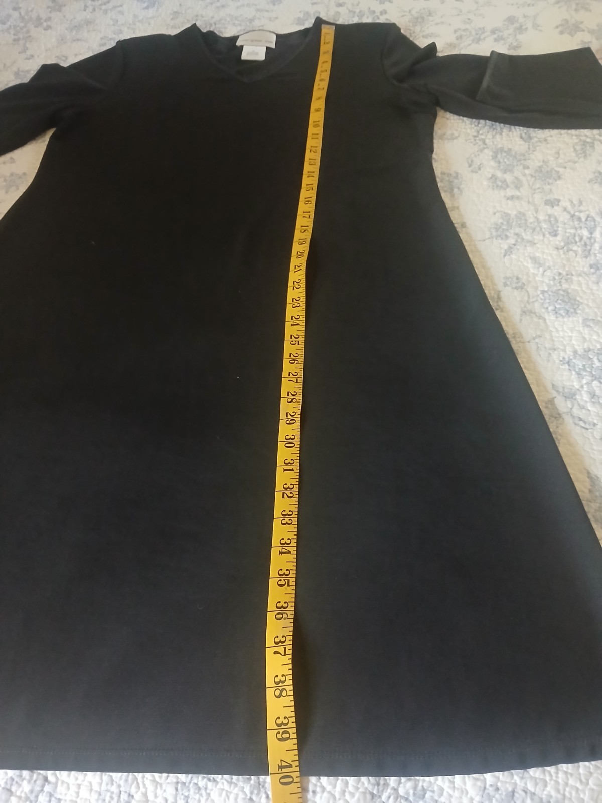 Vintage Susan Graver Black Size M Long Sleeve Mid-calf Flowy V-neck Dress