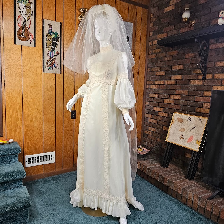 Vtg 70s Victorian Edwardian Revival Romantic Lantern Chapel Train Wedding Gown S