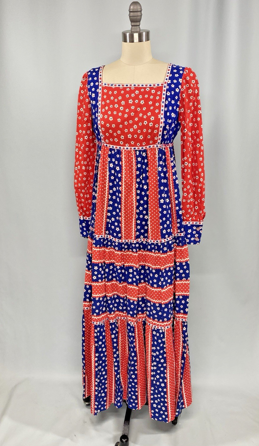 Vintage Dress JUNIORS SIZE EXTRA SMALL red white blue SUE BRETT 60s 70s long