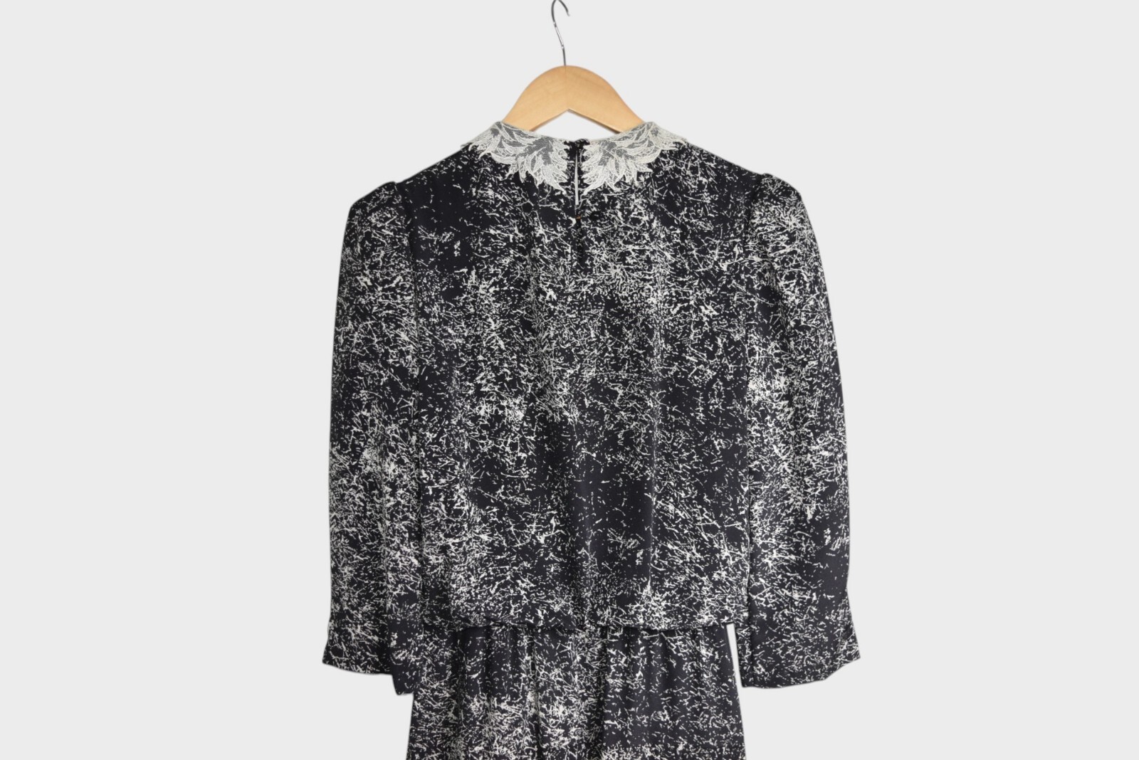 Vintage JT Dress Womens 8 Black Gothic Lace Collar Maxi Long Sleeve Made in USA