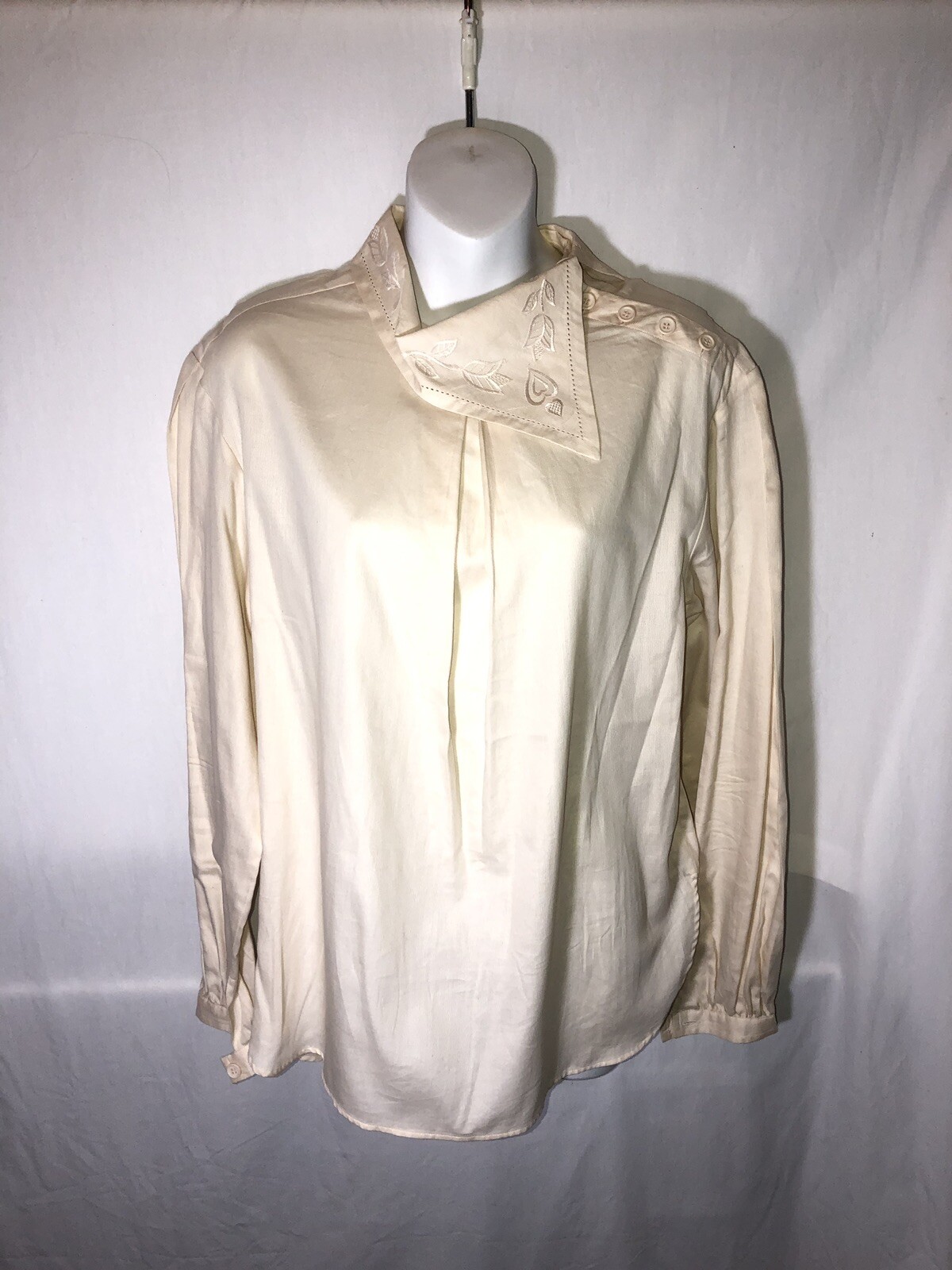 vintage halston iii blouse cream top Cream Floral High End Designer