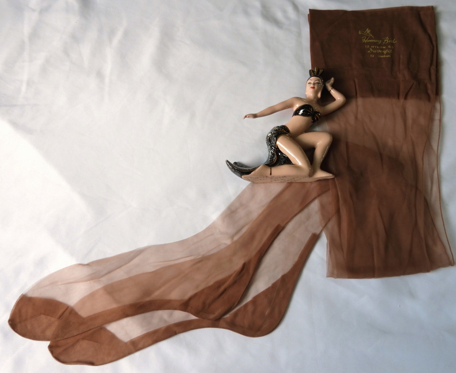 NOS Humming Bird Vtg 66/12 FF Cuban Plain SEAMED Silky Nylon STOCKINGS 10 31.5″