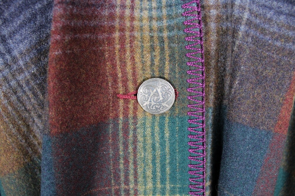 Vintage Caleigh Capes Celtic Wool Blend Plaid Burgundy Multi Cape OSFM USA MADE