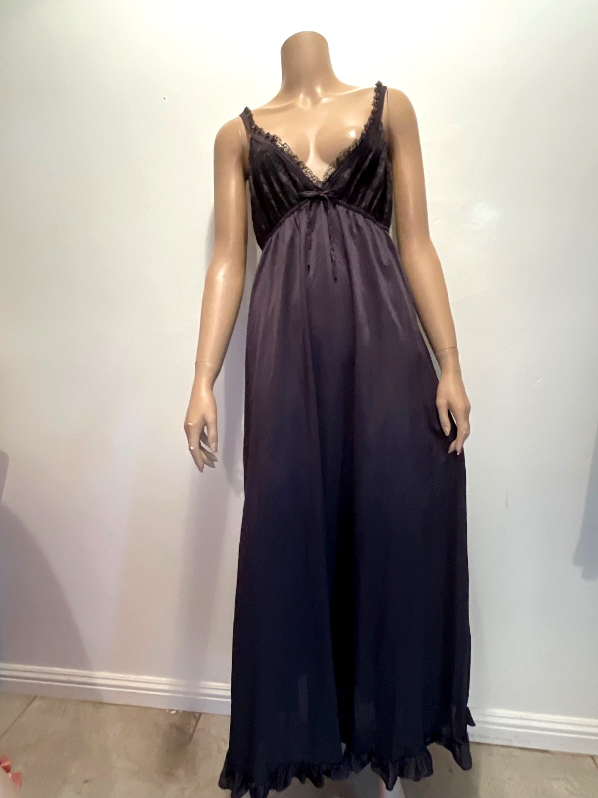 Vtg 1960s Black Silky Nylon Maxi Nightgown Lace Trim Ruffled Hem Large