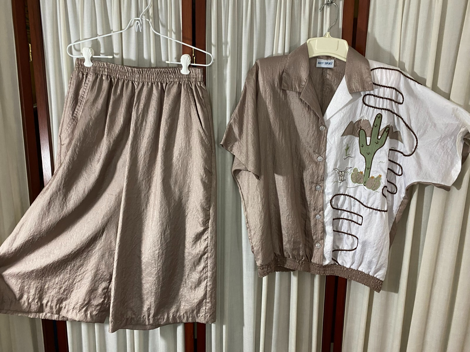 1980’s Top & Capris Set-Blu Sport- M/L-Beige/Western Type Design-Wide Leg-SALE