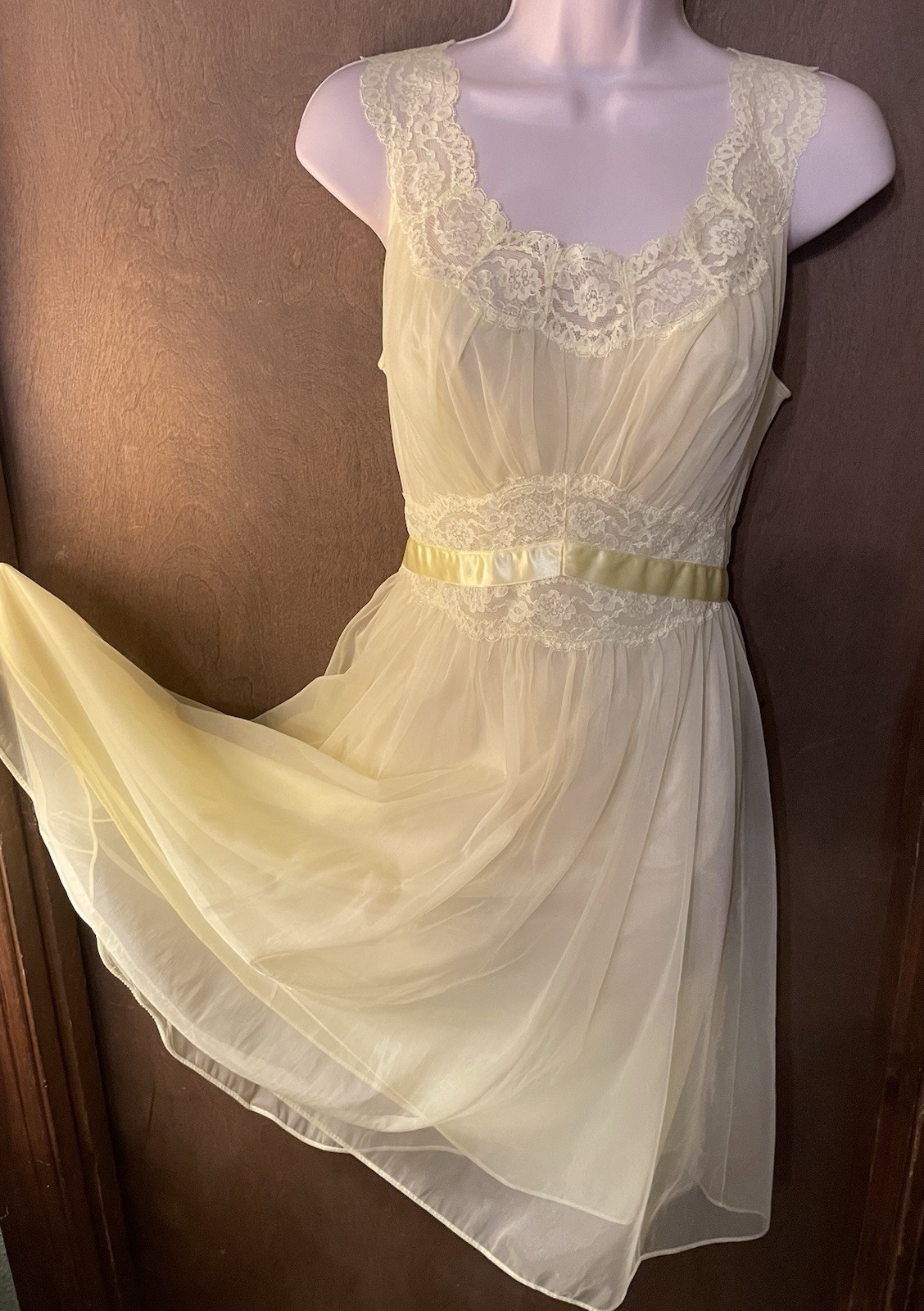Vtg Vanity Fair Neon Lemon Yellow Babydoll Nightgown Sheer Lace Trim Med Size 34