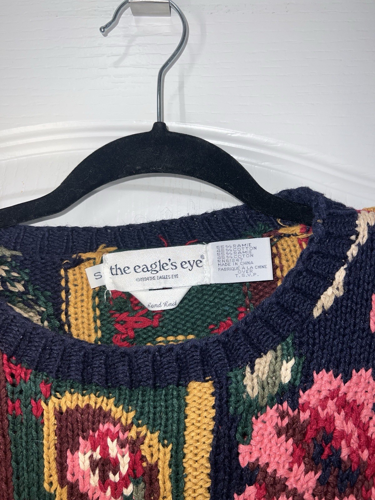 The Eagle’s Eye VTG Holiday Hand Knit Pullover Sweater Gold Tassel Detail Small