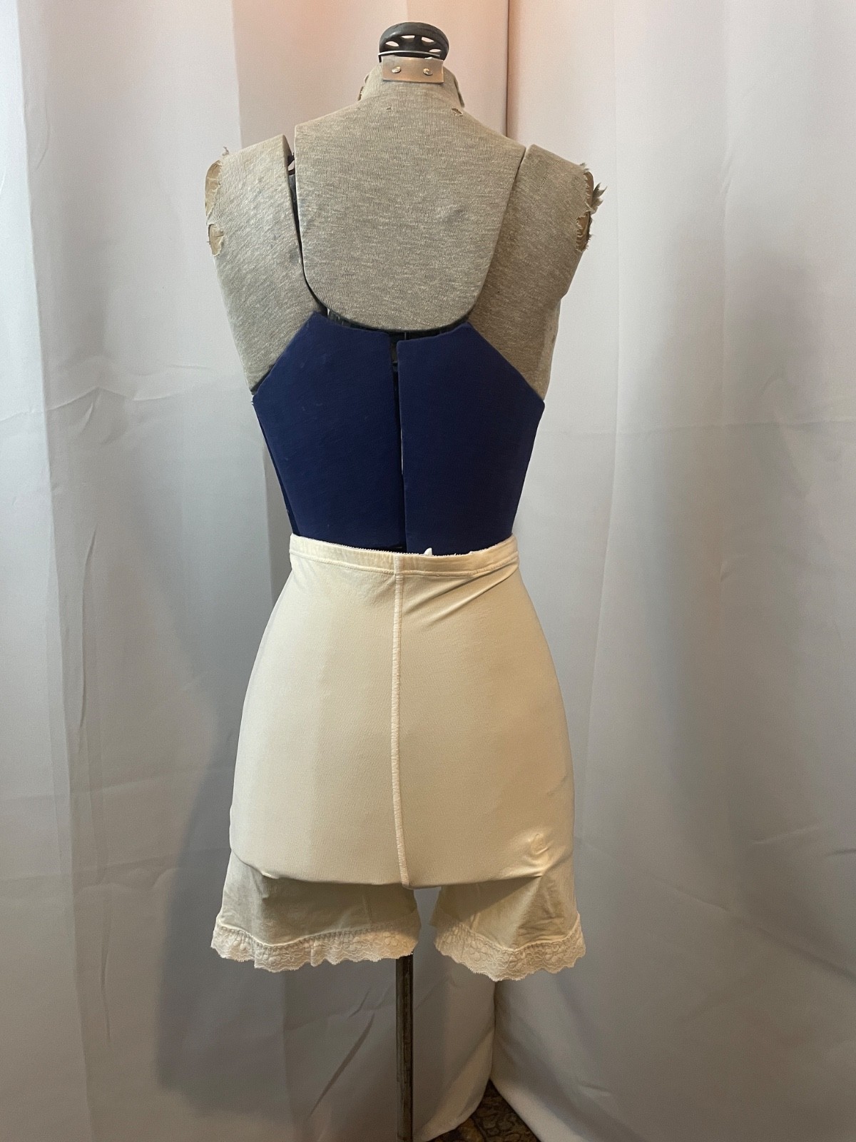 Long Leg Girdle Pinup Shapewear Platex Vintage 1960s Ivory White L
