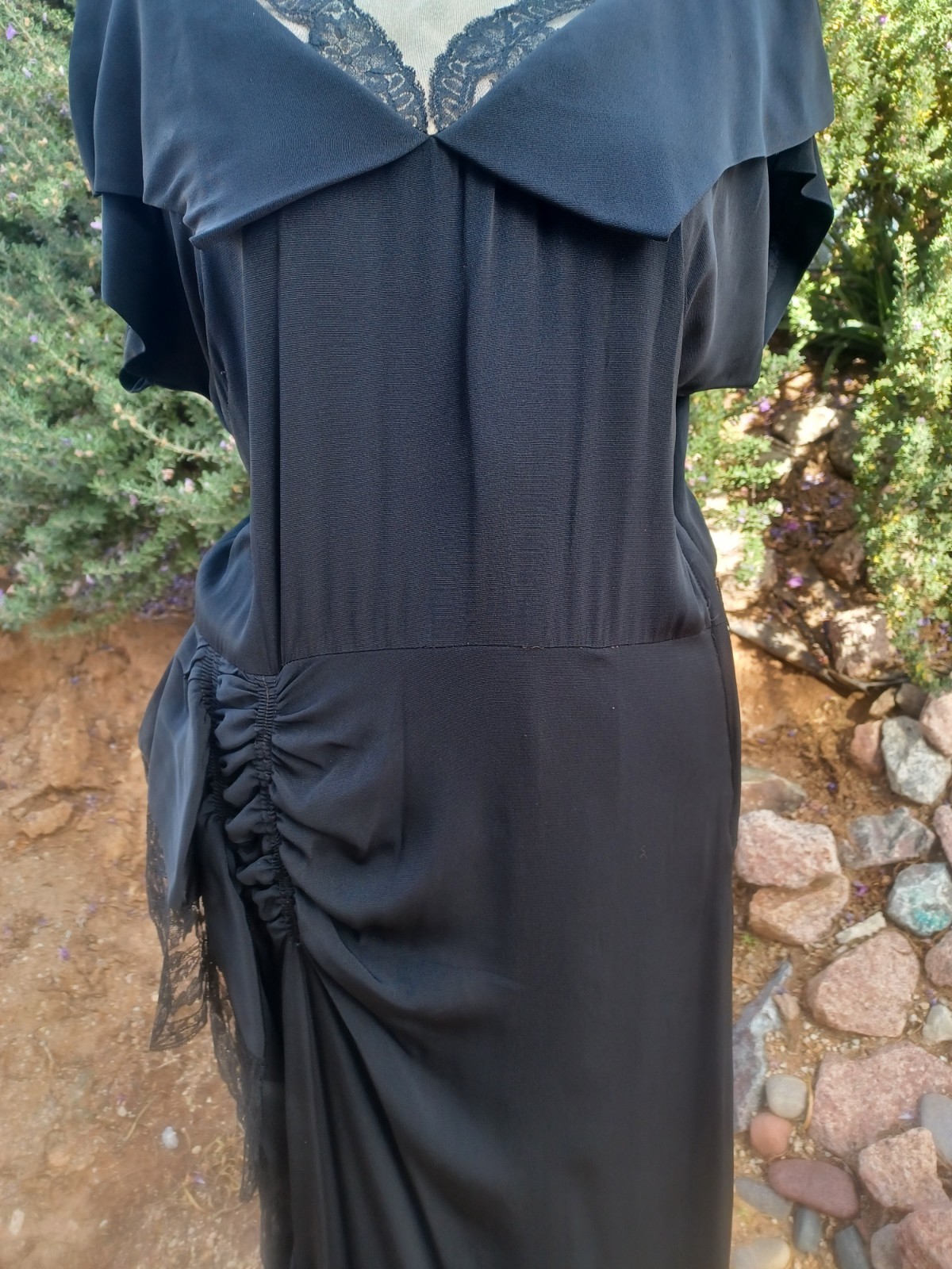 Vintage 1940s Black Cocktail/Wiggle dress with nude-color and lace accents