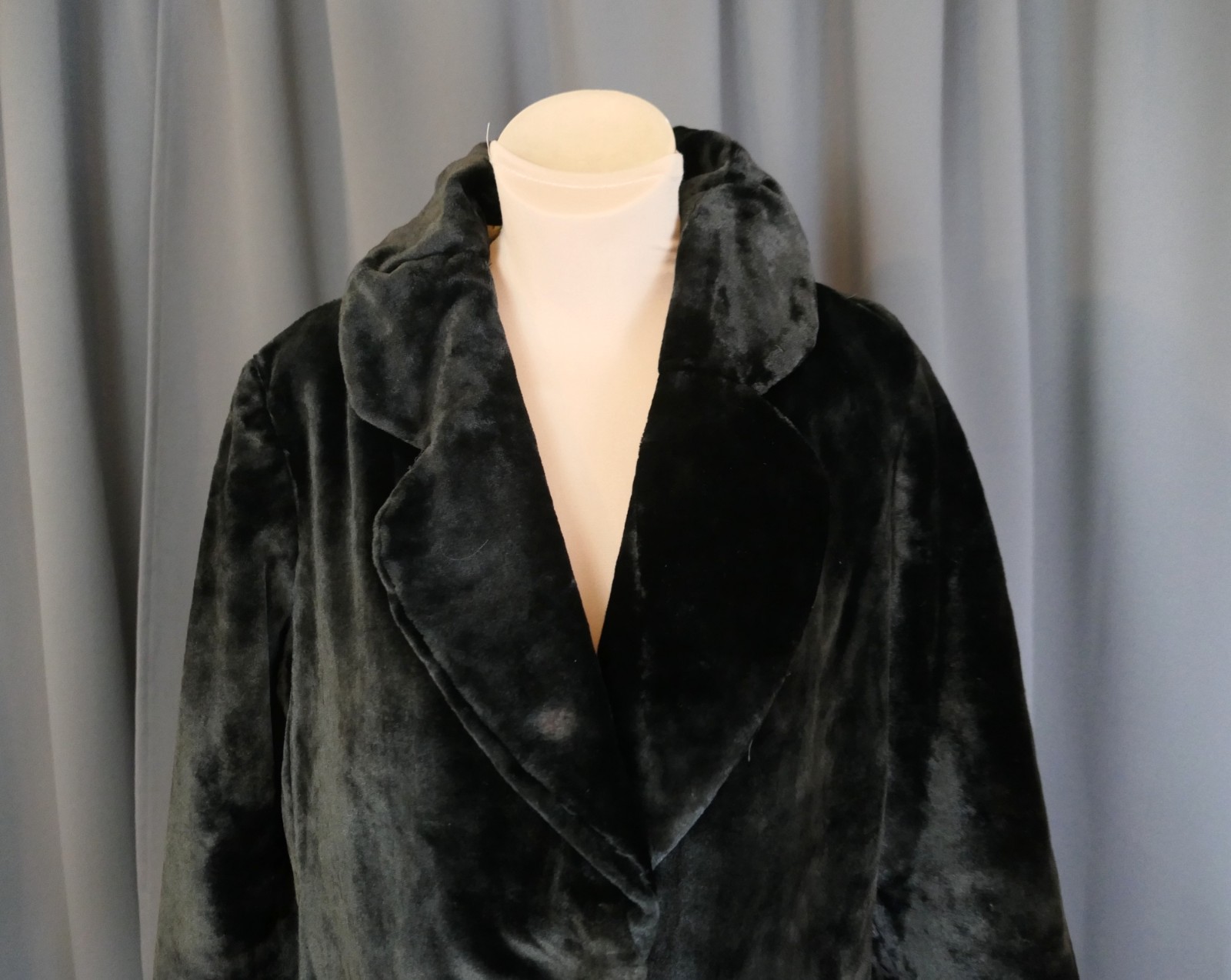 Antique Black Thick Velvet Coat 1800s 1900s, fits 38 inch bust Victorian Jacket