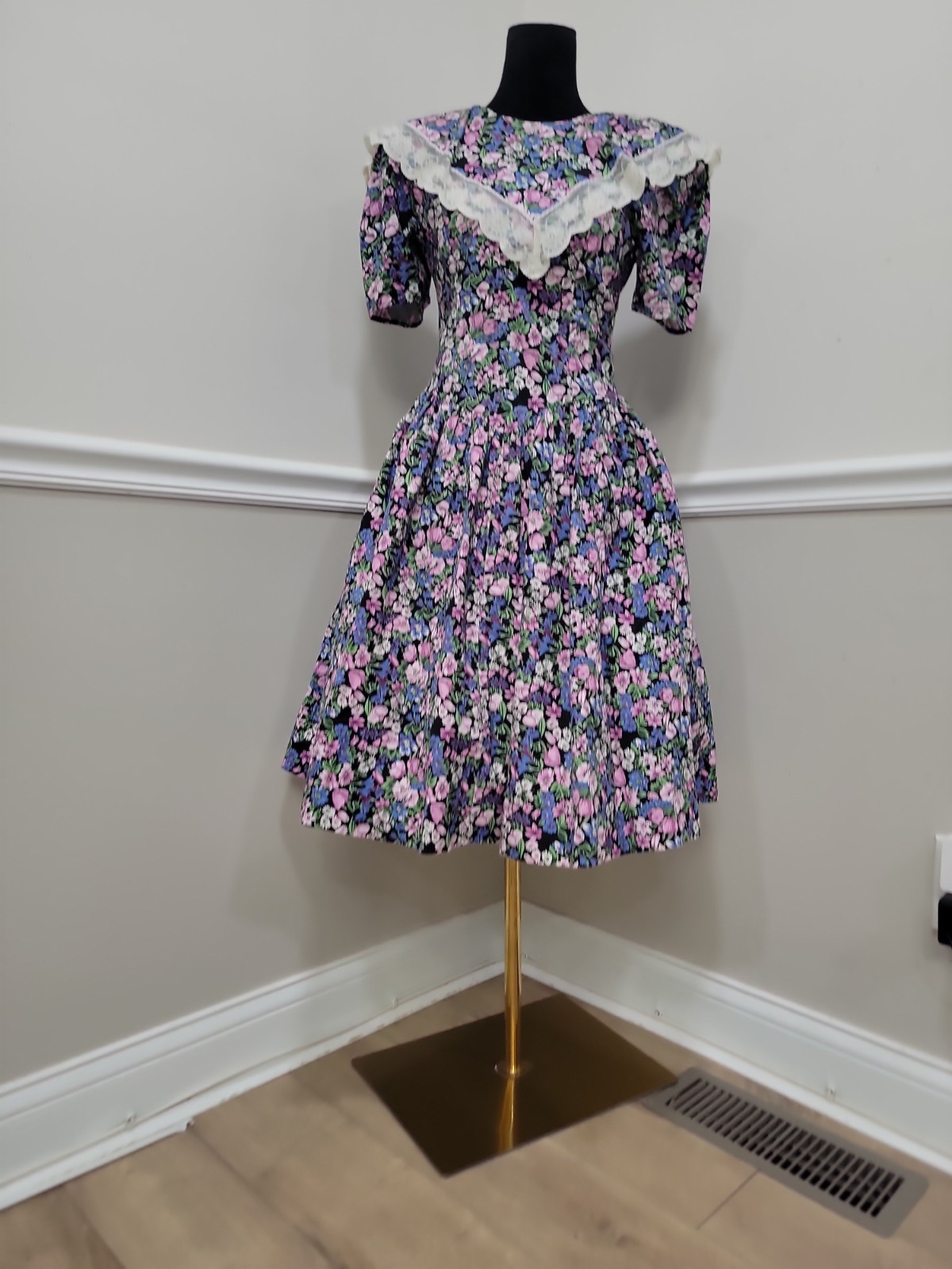 VTG 80s Floral Dress Tea Party Cottagecore Garden Party Fit & Flare Big Collar