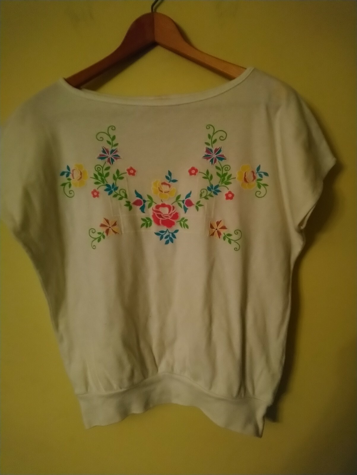 80s Vintage Jane Colby Tshirt White Floral Embroidered Cotton Sz M