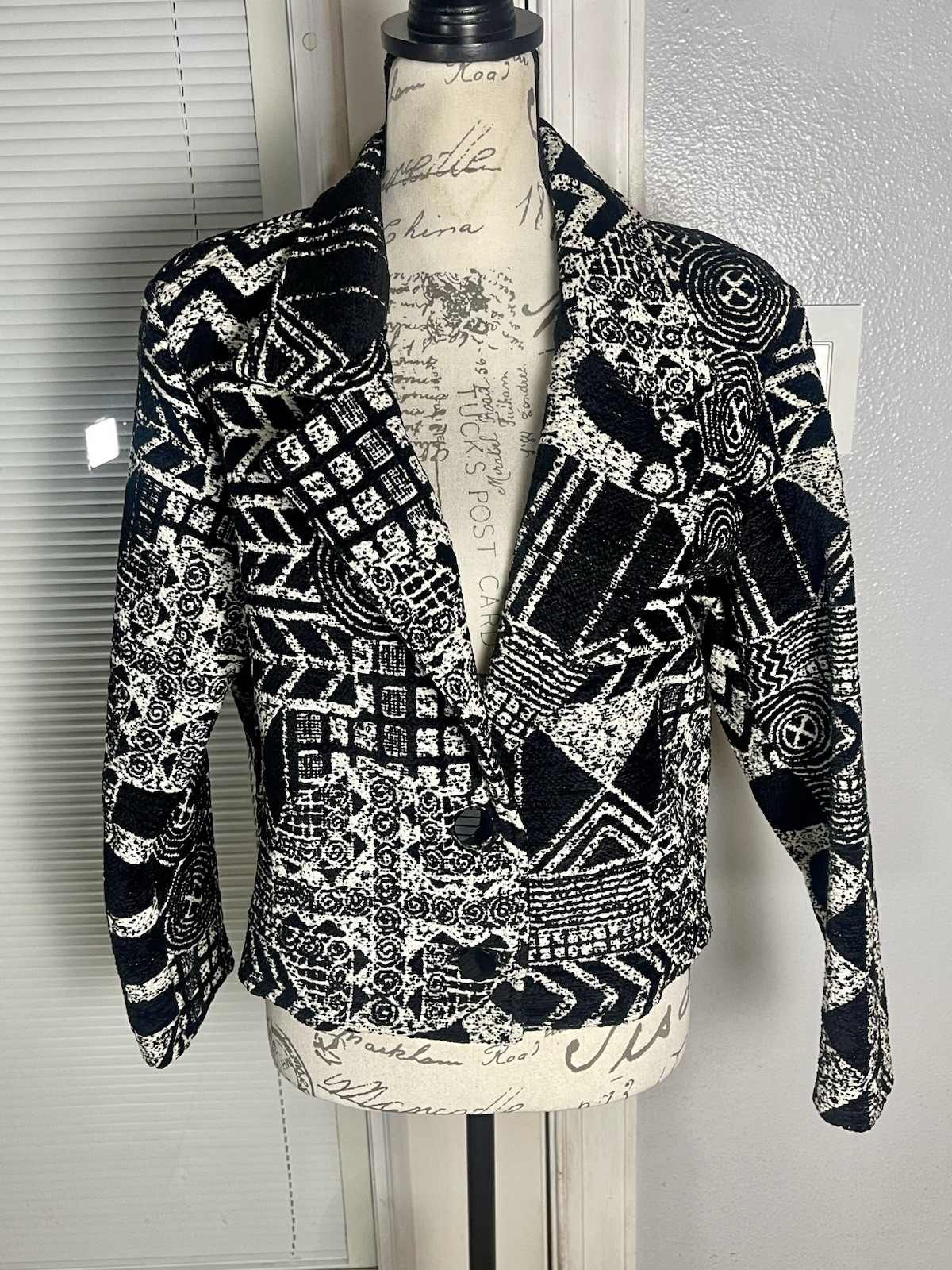 Silverado Vtg 80’s Oversized Shoulder Pad Cropped Tribal Aztec Tapestry Jacket M