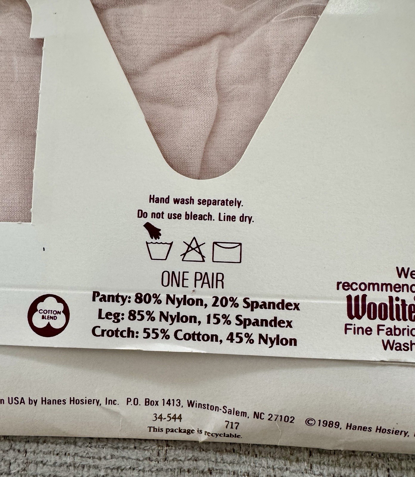 Vintage Hanes Silk Reflections Pantyhose Style 717 Size CD Pink Mist