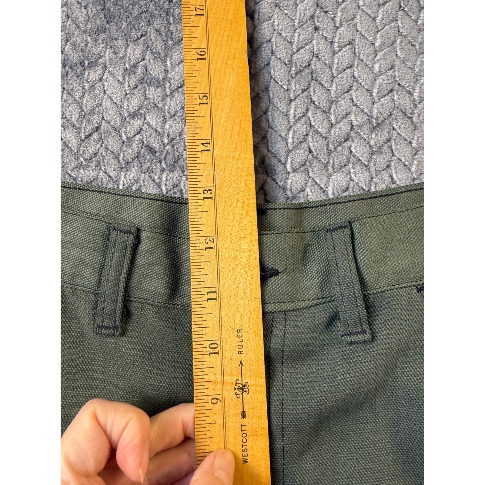 Vintage Levis Olive Green Hopsack Shorts 36 High Rise Men Women Big E Gorpcore