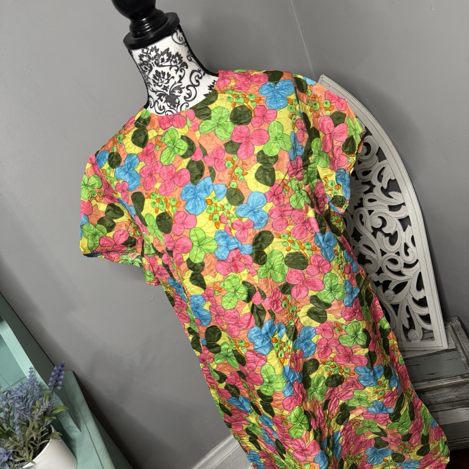 VINTAGE Boho Neon Floral Short Sleeve Dress Size Medium Hippie Retro 60s 70s
