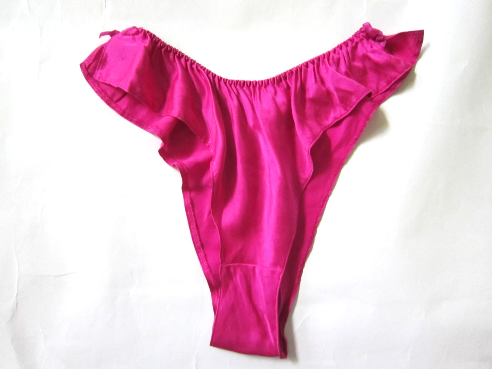 VINTAGE Fredericks of Hollywood 100% SILK FLUTTER BOW RUFFLE THONG PANTY S SILKY