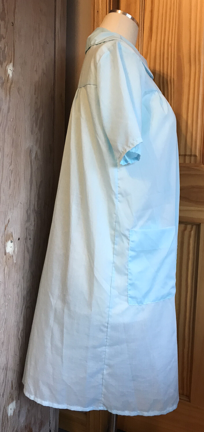 60s 70s Vintage House Dress With Pockets Nightgown Snap Front Cottagecore EUC