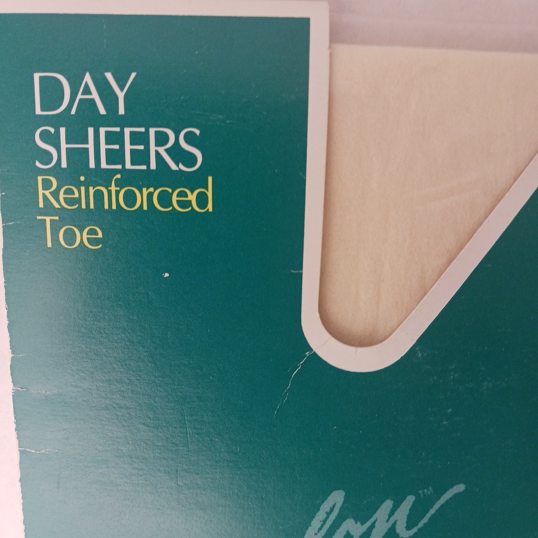 Vintage Sears Hug Alon Pantyhose Day Sheers Ivory Petite Reinforced Toe