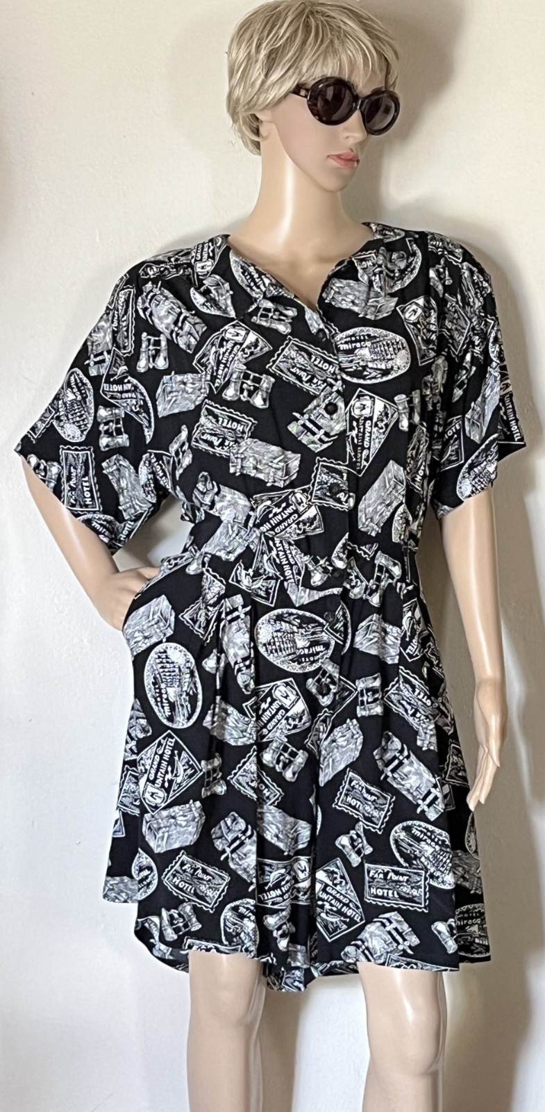 1980s Black & White World Traveler Romper Shorts w/Pockets-Liz Sport Size 12
