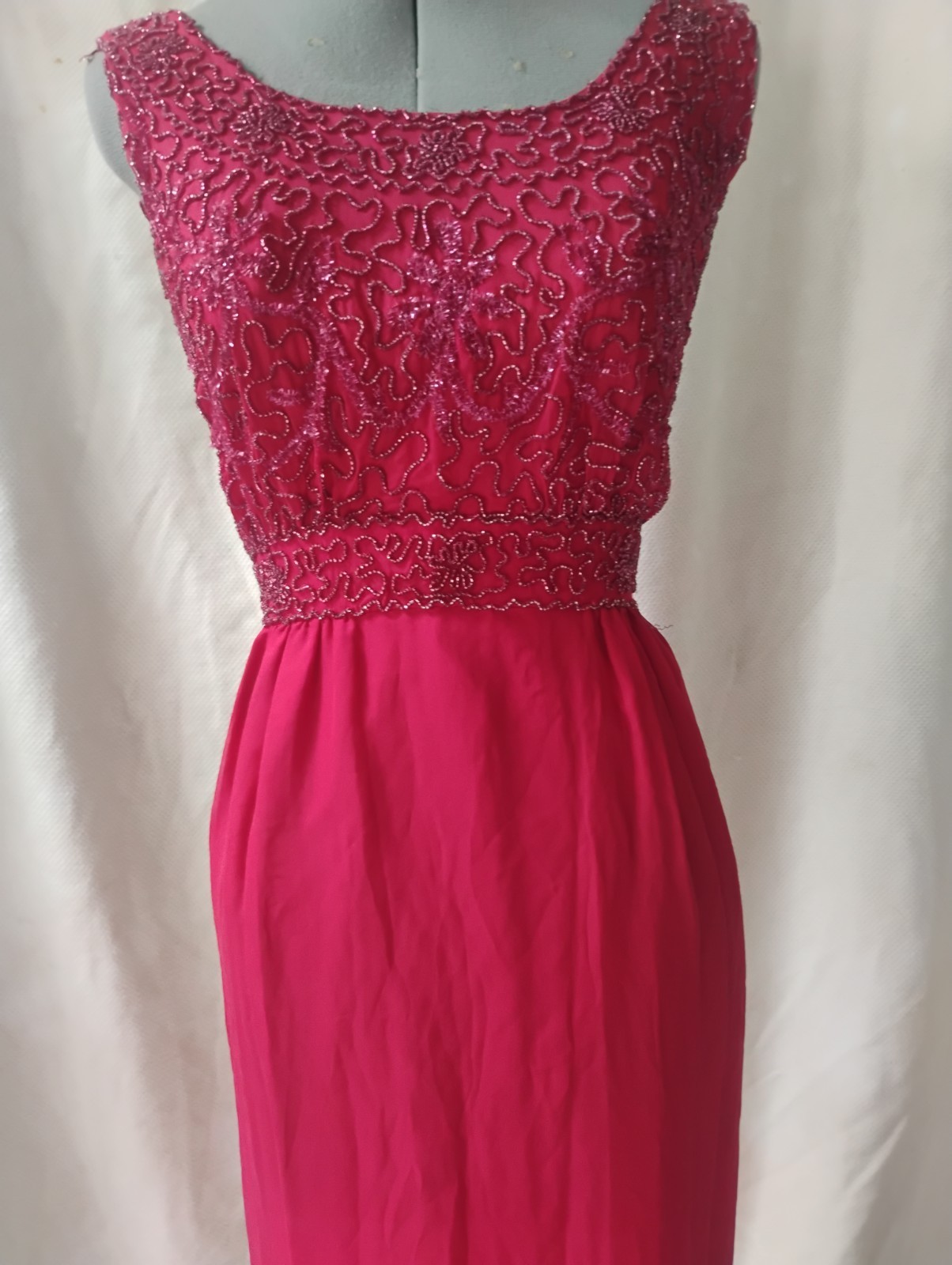 1950’s Vtg Lee Claire Silk Beaded Ruby Red Evening Dress Sz xs ,24waist