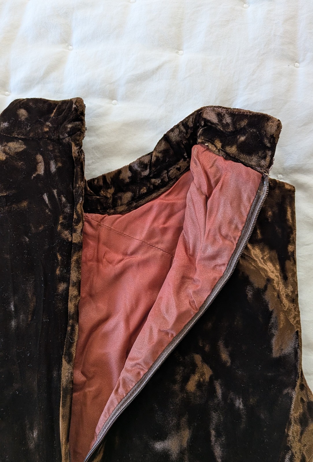 Vintage circa 1960’s-70’s Women’s Chocolate Brown Crushed Velvet Mini Dress S