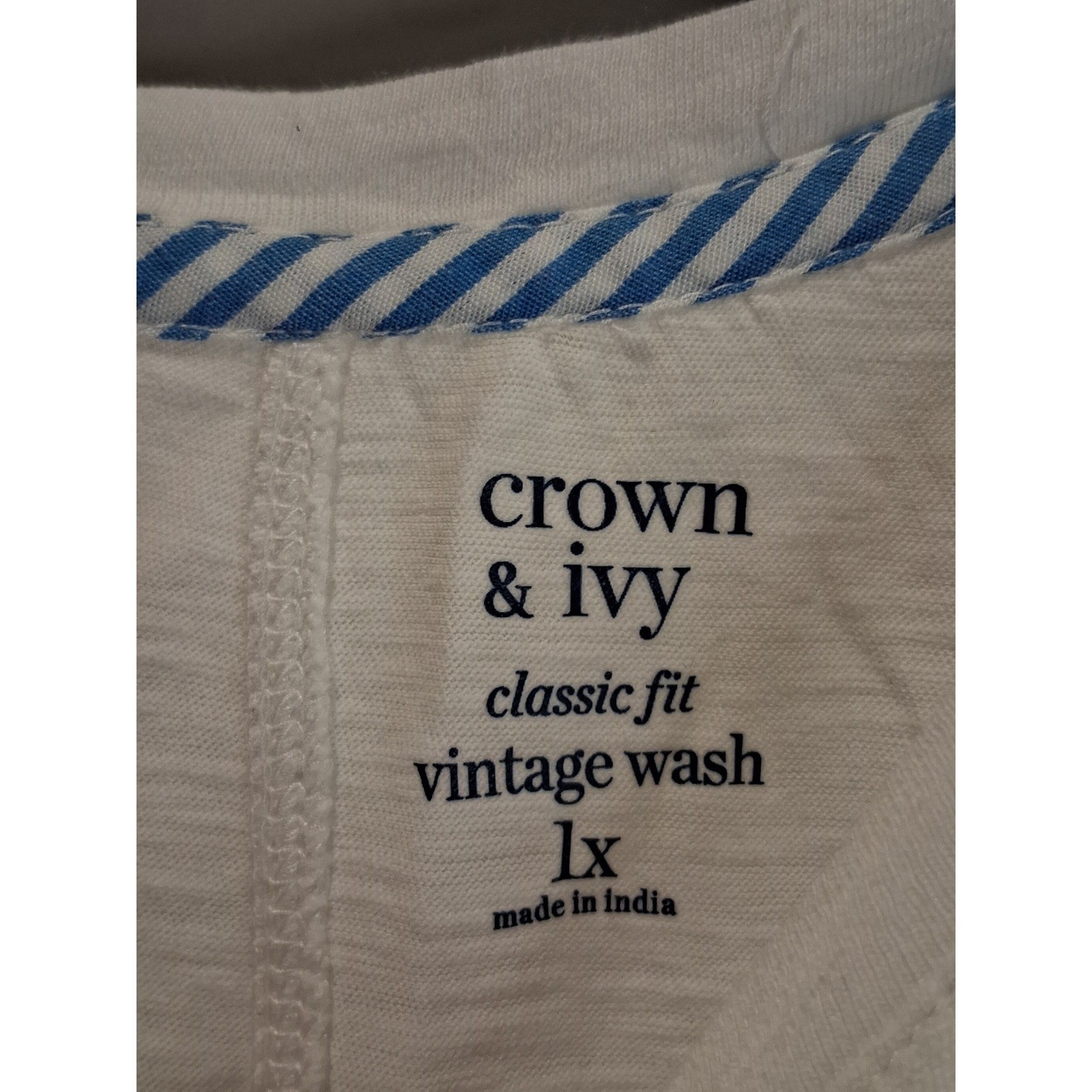 Crown & Ivy Top 1X White Classic Fit Vintage Wash Casual Short Sleeve Tee
