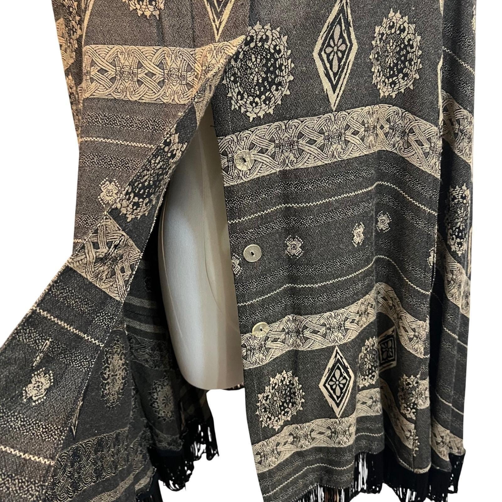 Vintage Gina K Plus Southwestern Fringe Poncho Cape Boho Festival Knit OS