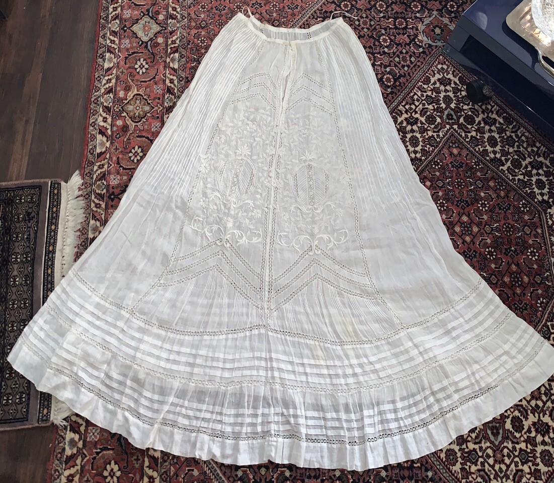 Rare 19th-Beginning of 20th Century Hand Made Lace & Embroidered Batiste Skirt