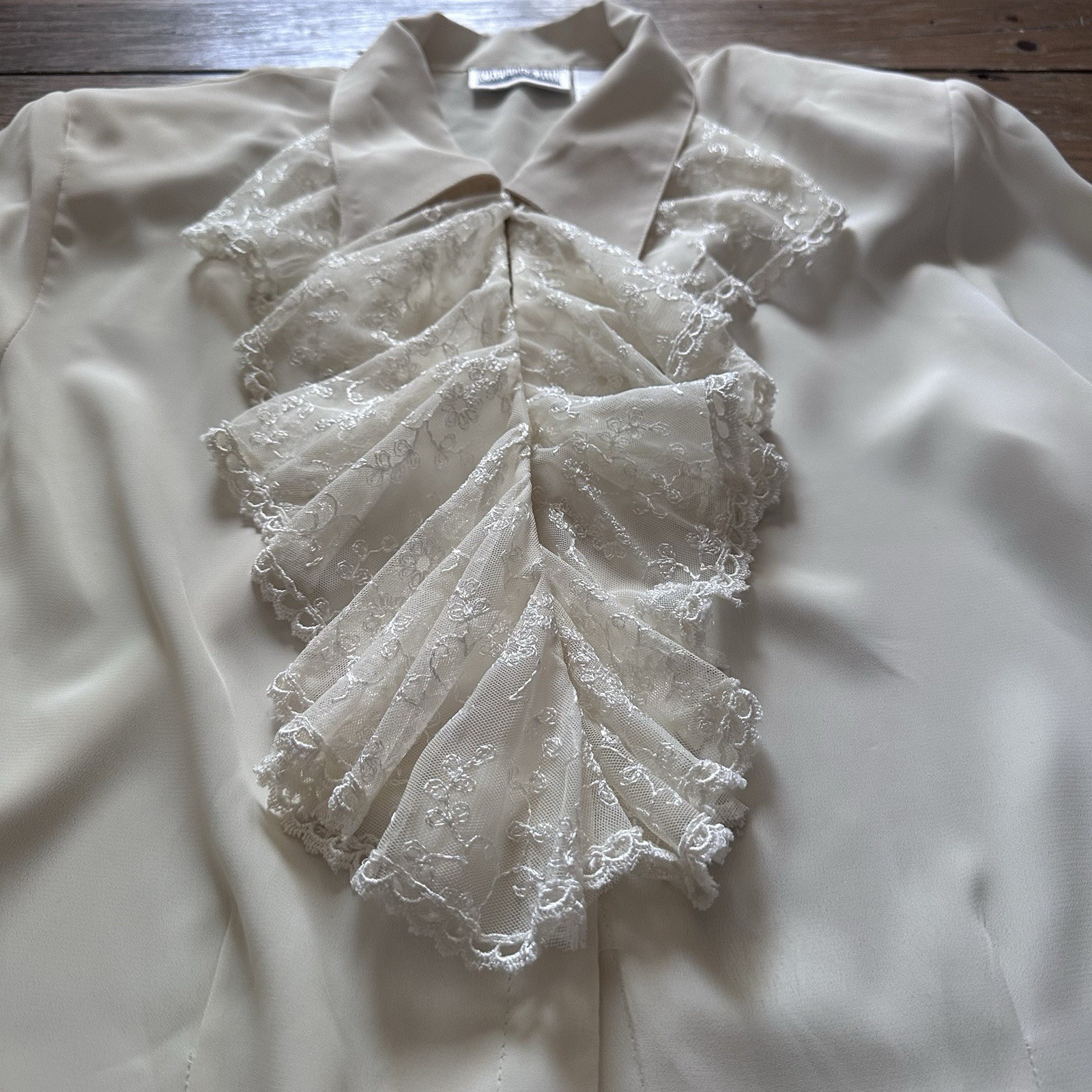 Vtg 80s Christie & Jill Blouse 14T White Lace Jabot Ruffle Secretary Romantic