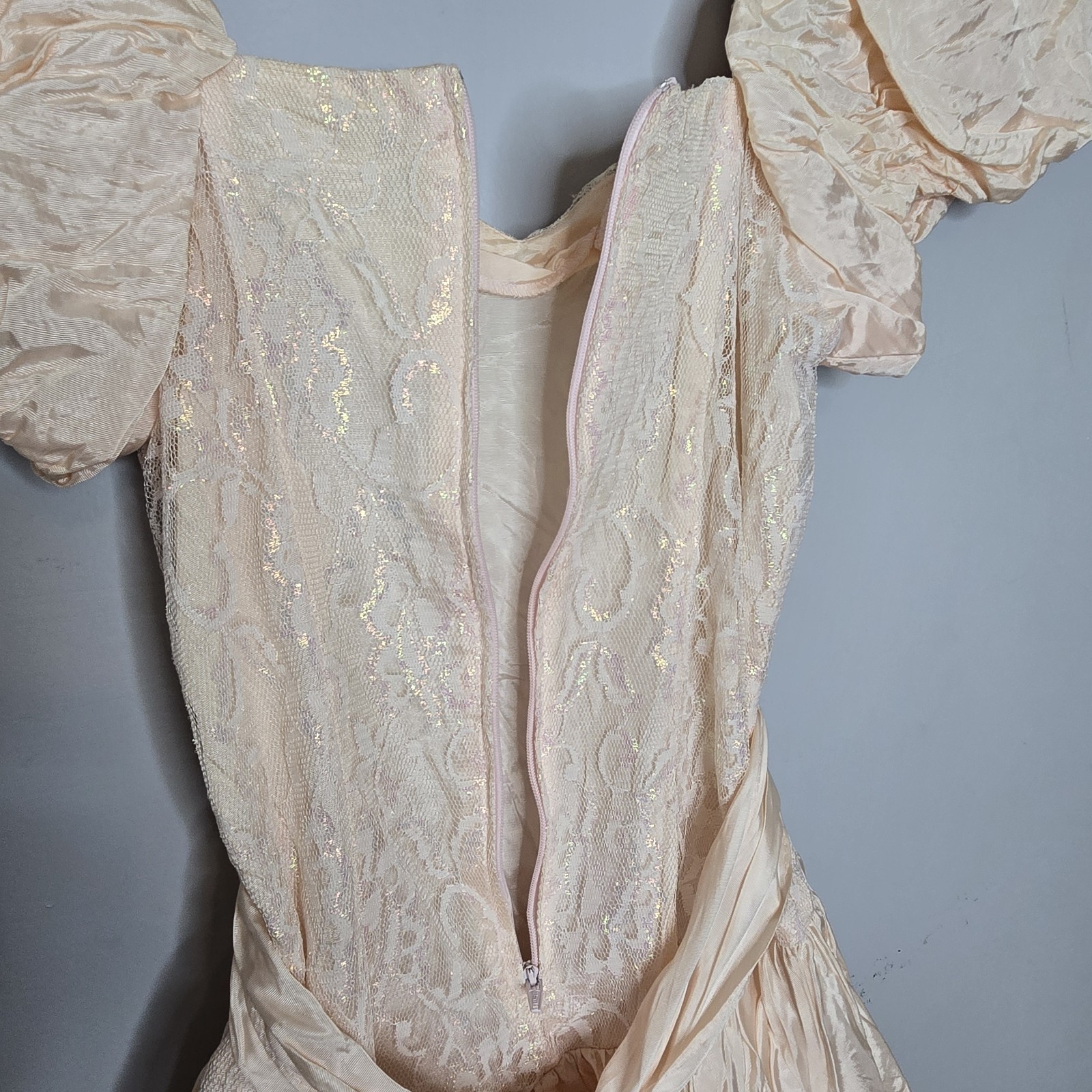 Vtg 80s Mayvens of California Iridescent Peach Pink Lace Puff Sleeve Prom Dress
