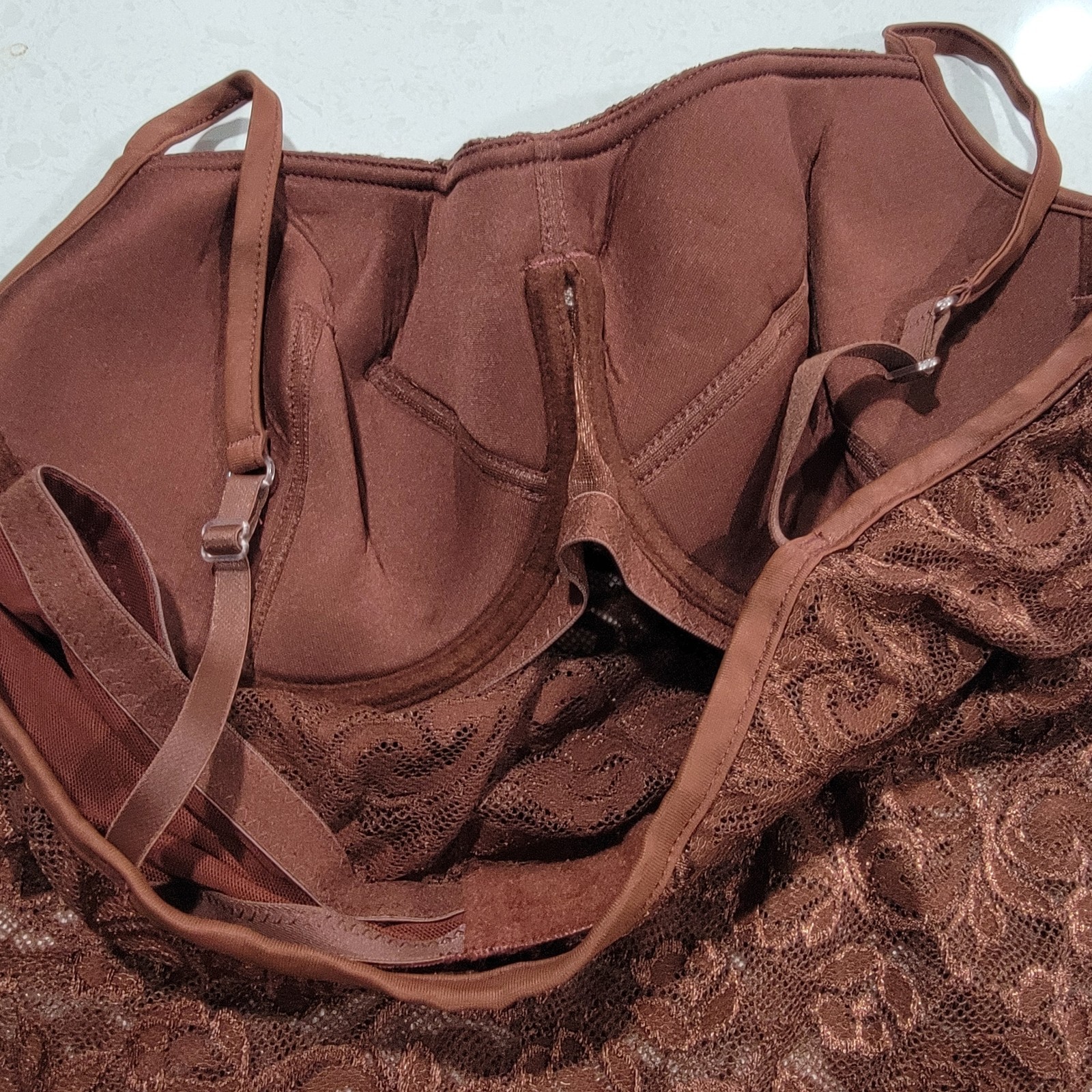 Bay Studio Intimates Cami Brown Lace Camisole Built In Bra Sz 38C NWT