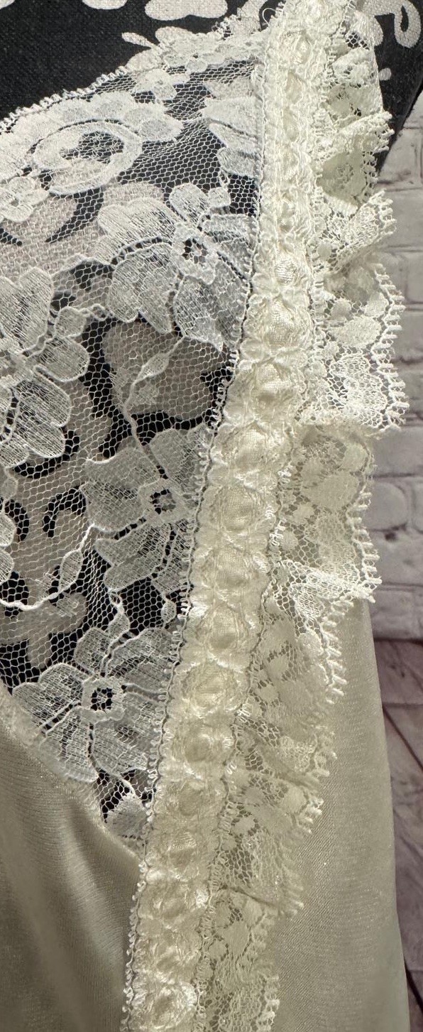 VTG 80’s JUST FOR WOMEN Ivory Nylon Floral Laced Ruffled Lingerie Camisole 2X