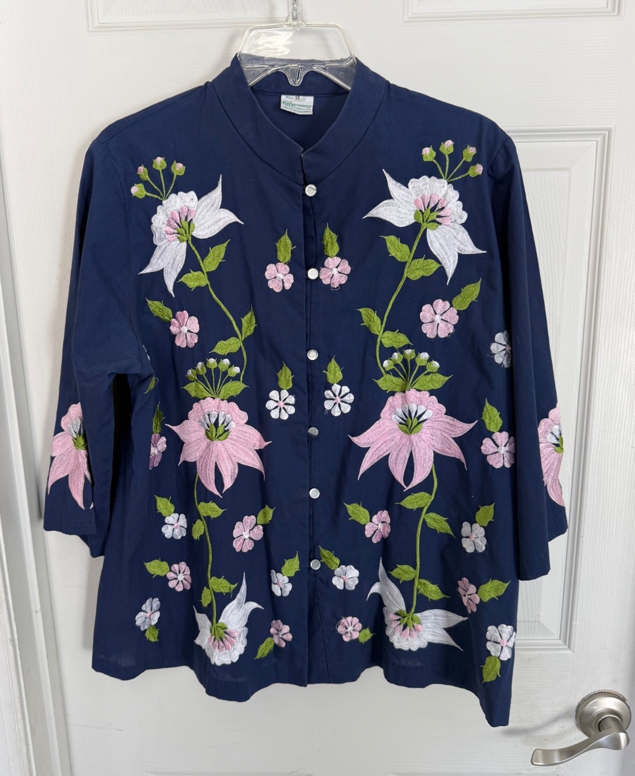 Caro of Honolulu Vintage 70s Floral embroidered Blue Button Down Floral 12