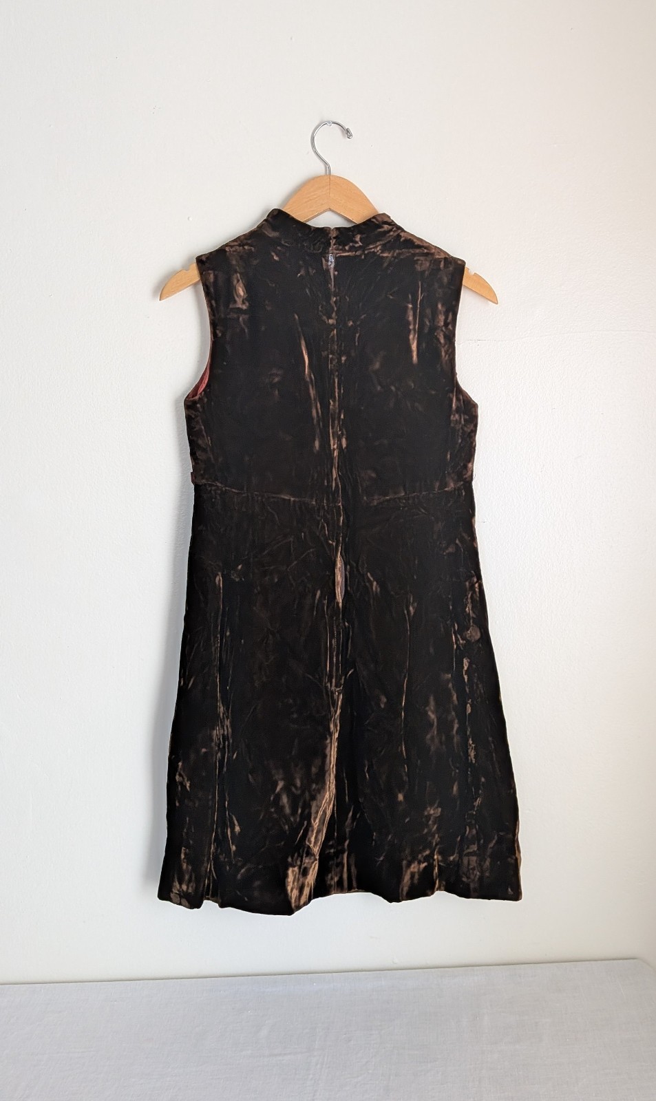 Vintage circa 1960’s-70’s Women’s Chocolate Brown Crushed Velvet Mini Dress S