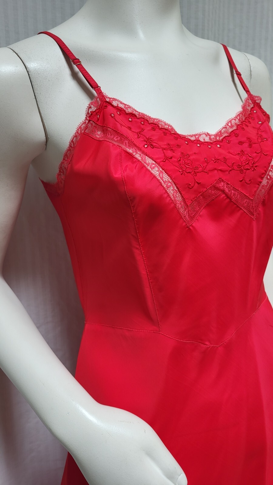 Vintage 40/50s BARBIZON Tafredda Red Full Slip Lingerie Micro Pleats- Size S/M